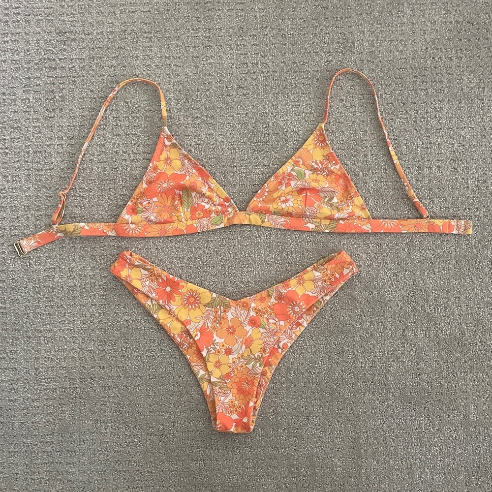 NWOT Kulani Kinis Sun Bum Bikini Set